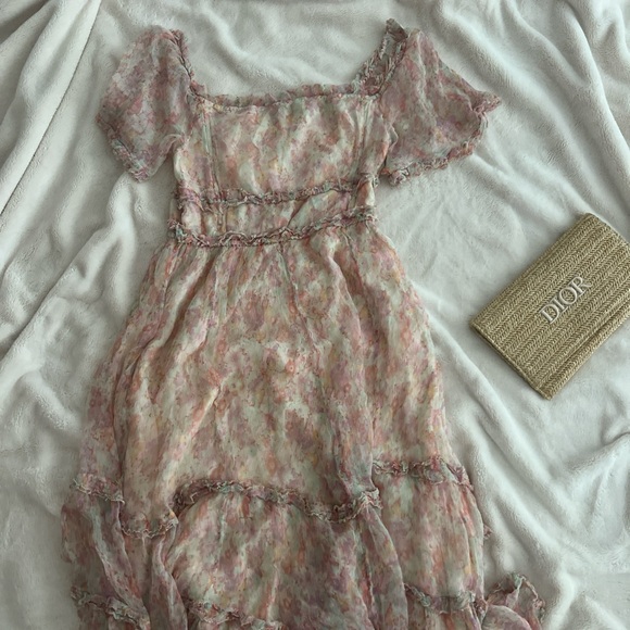 Elegant Floral Pink Dress - Picture 3 of 4